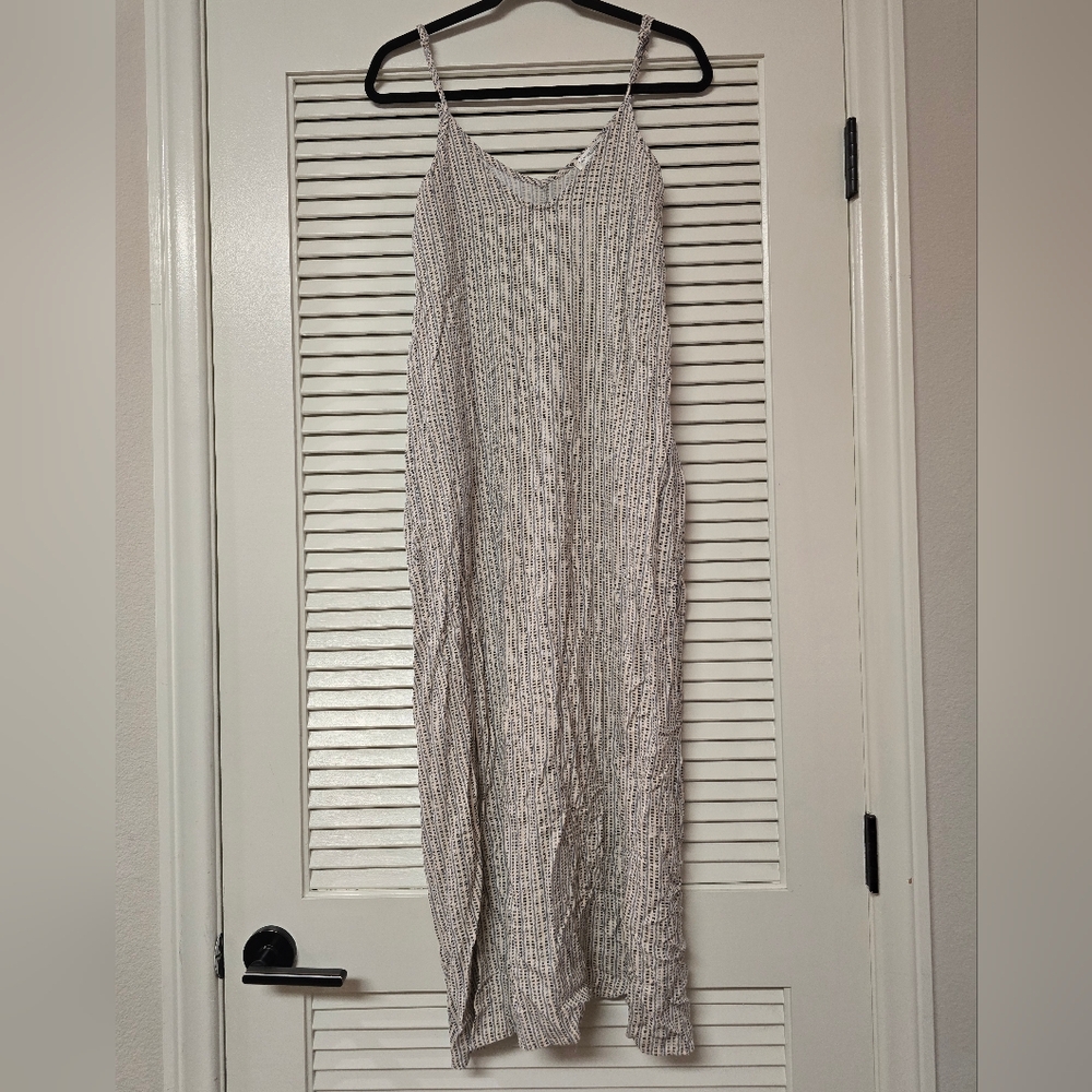 Shop Neighbor By In The Beginning - Lightweight Long Maxi Dress With Pockets